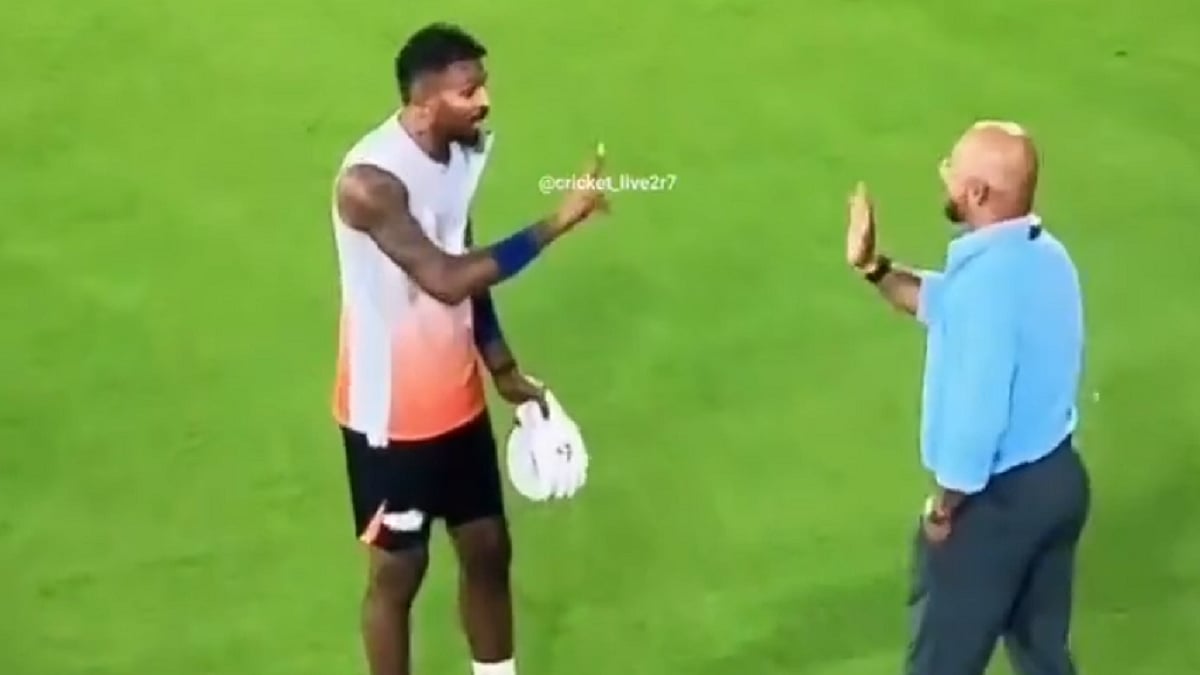ஃபர்ஸ்ட் சிரிச்சாரு.. அப்புறம் முறைக்கிறாரு..! “கைகுலுக்கி வெடித்த மோதல்”… முரளி கார்த்திக்கிடம் கோபத்தில் கத்திய பாண்டியா… அதிர்ச்சி வீடியோ…!!!