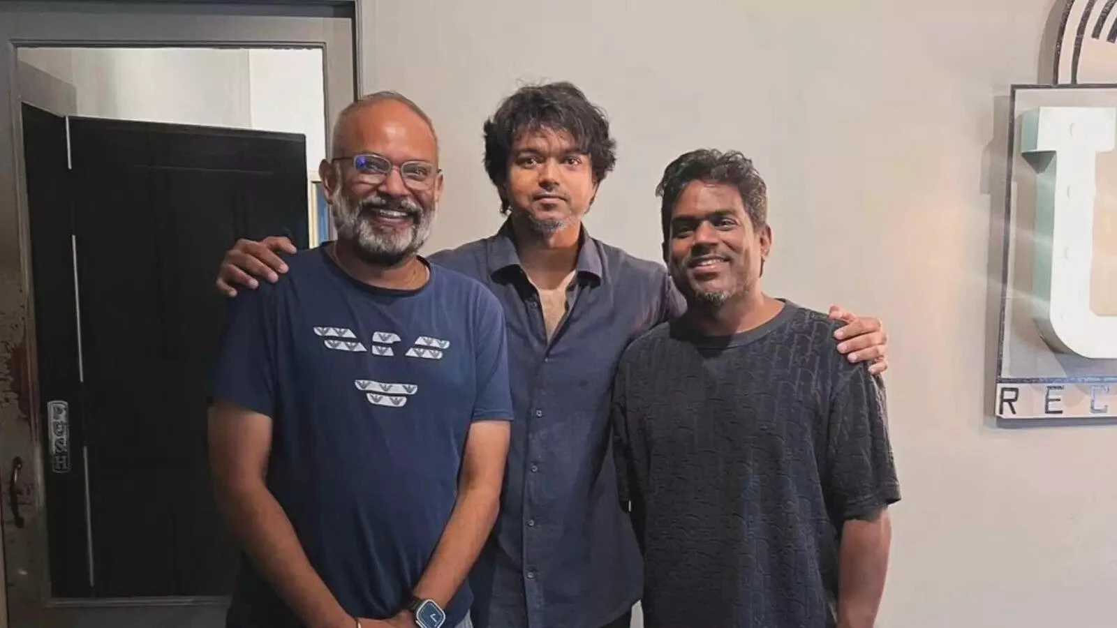 விஜய்க்கு ‘விசில்’… அஜித்துக்கு ‘மங்காத்தா’… “வெங்கட் பிரபுவின்” மாஸ் அப்டேட்களால் திணறும் இணையம்..!!
