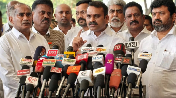 விஜய்க்கு அழுத்தம் தரப்படுகிறதா….? எல்.முருகனின் அதிரடிப் பேட்டி…. தவெக ரசிகர்களுக்குக் கிடைத்த க்ளியர் அப்டேட்….!!