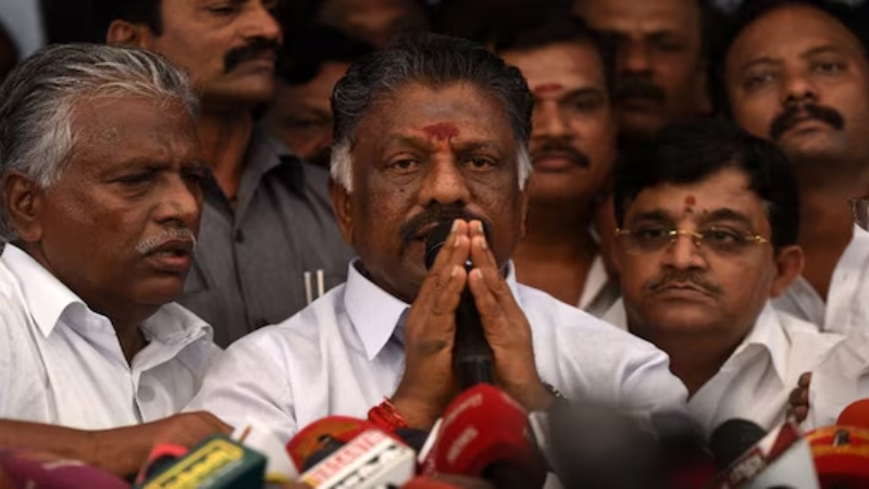 “தை பிறந்தாச்சு.. ஆனா!”..கூட்டணி பற்றி ஓபிஎஸ் வைத்த புது ‘சஸ்பென்ஸ்’..பேட்டியில் நடந்த கலகலப்பு..!!!