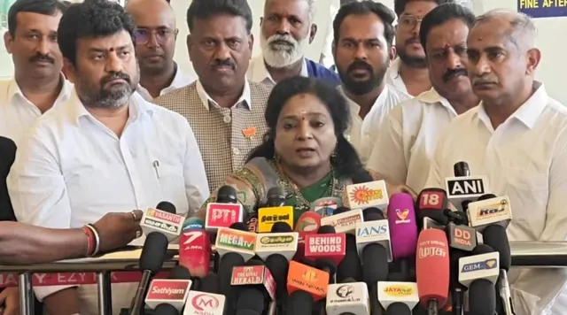 “தளபதி விஜய்க்கு தமிழிசை போட்ட ஸ்கெட்ச்…. ‘தனியாக நின்றால் ஜெயிக்க முடியாது’…. திமுக கோட்டையைத் தகர்க்கப் புதிய வியூகம்….!!