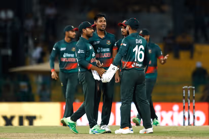 வங்கதேசத்துக்கு ICC கொடுத்த மரண அடி.. 24 மணி நேர கெடு.. உலகக்கோப்பையை விட்டு தூக்கப்படுகிறதா?