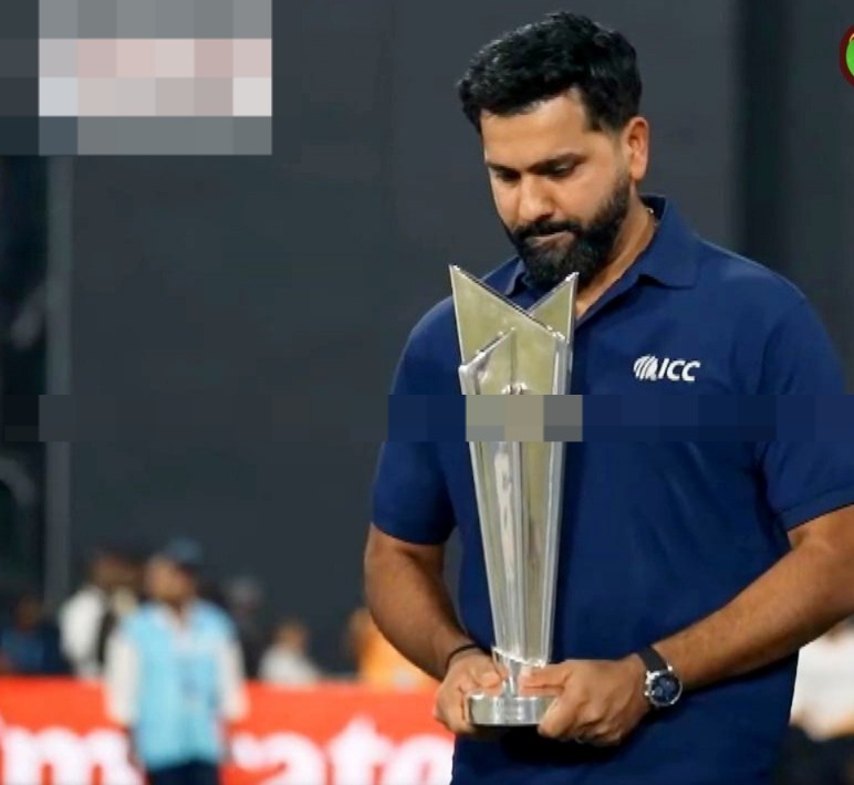 “கப்பு முக்கியம் பிகிலு!”… மைதானத்திற்குள் உலக கோப்பையோடு நுழைந்த ரோகித் சர்மா.. மாஸ் என்ட்ரி… ஆரவாரத்தில் ரசிகர்கள்…!!