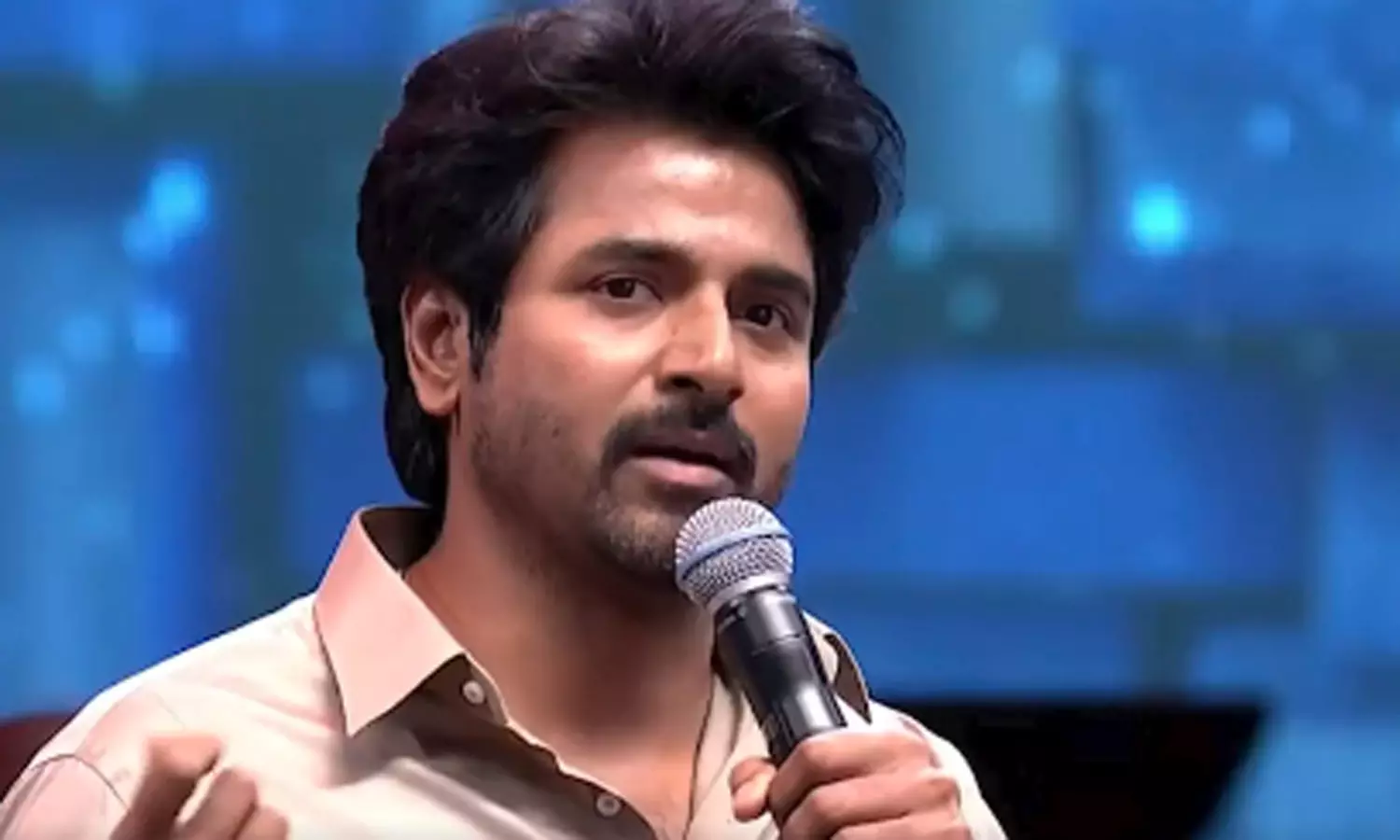 திரைத்துறையில் இருப்பவர்களே நான் வளரக்கூடாதுன்னு சதி பண்றாங்க…! “நான் யாரையும் காலி பண்ண வரல”… தயவு செஞ்சு என்னை விட்ருங்க… நடிகர் SK உருக்கம்…!!!