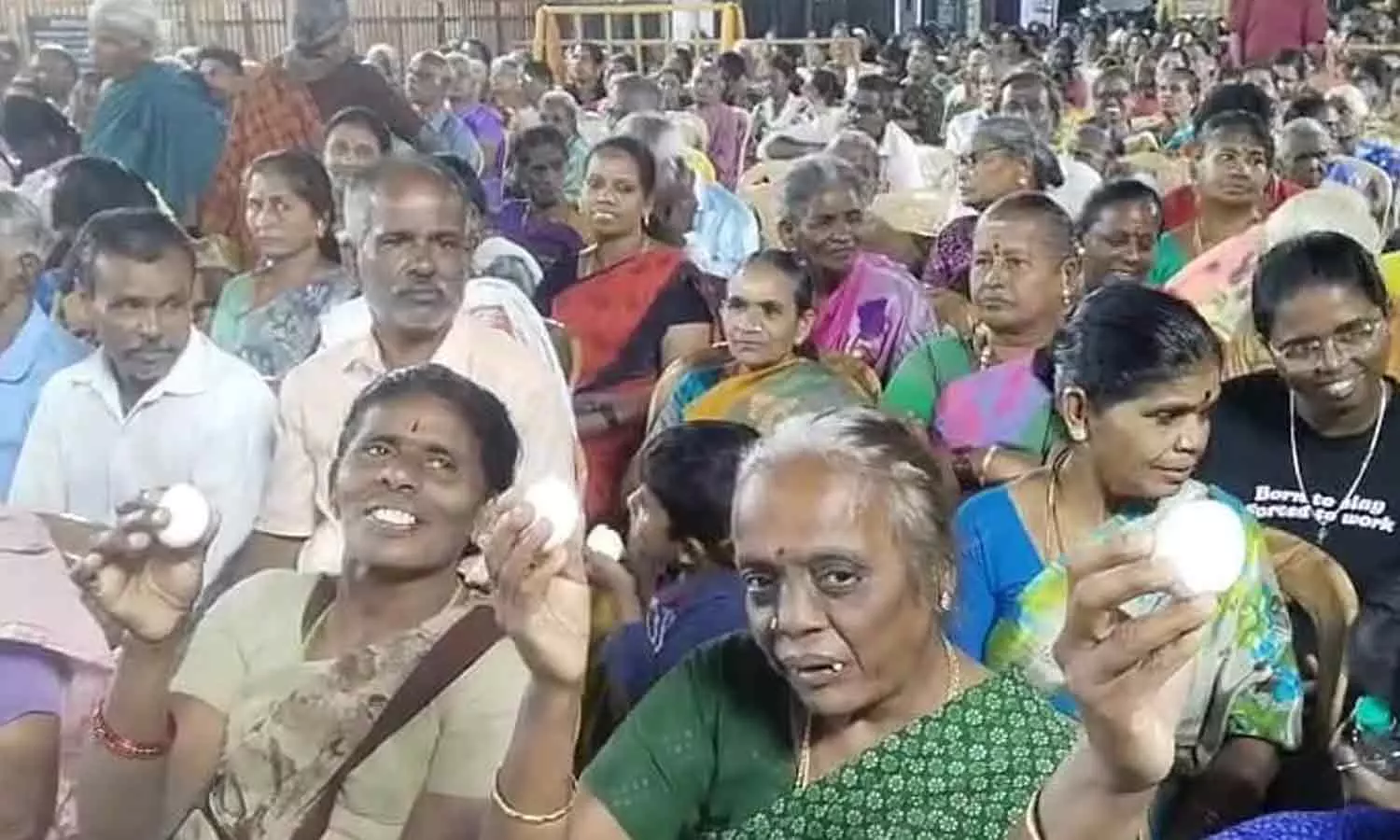“பட்ஜெட்டில் தமிழகத்திற்கு அல்வா.. மக்களுக்கு முட்டை!”… பொதுக் கூட்டத்தில் மக்களுக்கு முட்டை வழங்கிய திமுக.. கடலூர் புகழேந்தி ஆவேசம்..!!