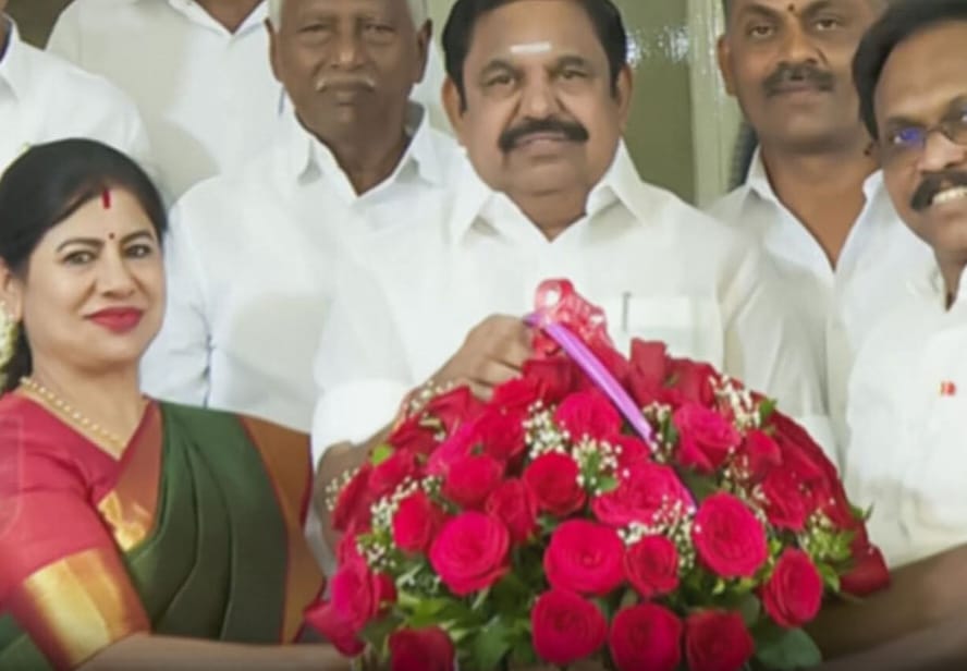 Breaking: எடப்பாடி பழனிச்சாமி முன்னிலையில் அதிமுகவில் இணைந்தார் ஆதவ் அர்ஜுனா மாமியார் லீமா ரோஸ்…!!!!