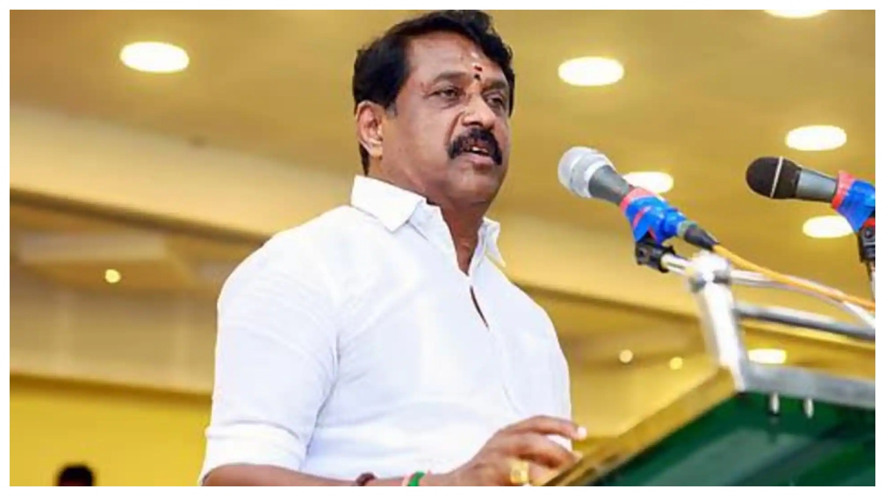 பெற்றோர்களே எச்சரிக்கை!” – உங்கள் குழந்தைகள் படிக்கும் அரசுப் பள்ளி பாதுகாப்பானதா?… நயினாரின் அதிரடி கேள்வி..!!!