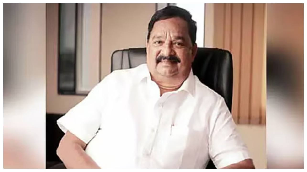பகீர்: மேடையில் உடைந்து அழுத அமைச்சர்.. ஒட்டுமொத்த தமிழகத்தையும் உருக வைத்த அந்த ஒரு நிமிடம்… வைரலாகும் நெகிழ்ச்சிச் சம்பவம்…!!!