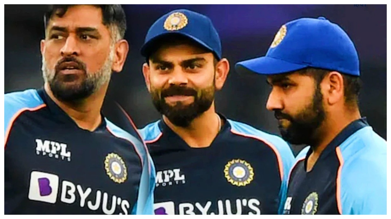 அன்று தோனி, இன்று ரோஹித்… அந்த ஒரு இரவில் நடந்த அதிர்ச்சி மாற்றம் – முன்னாள் தேர்வாளர் உடைத்த ரகசியம்…!!!