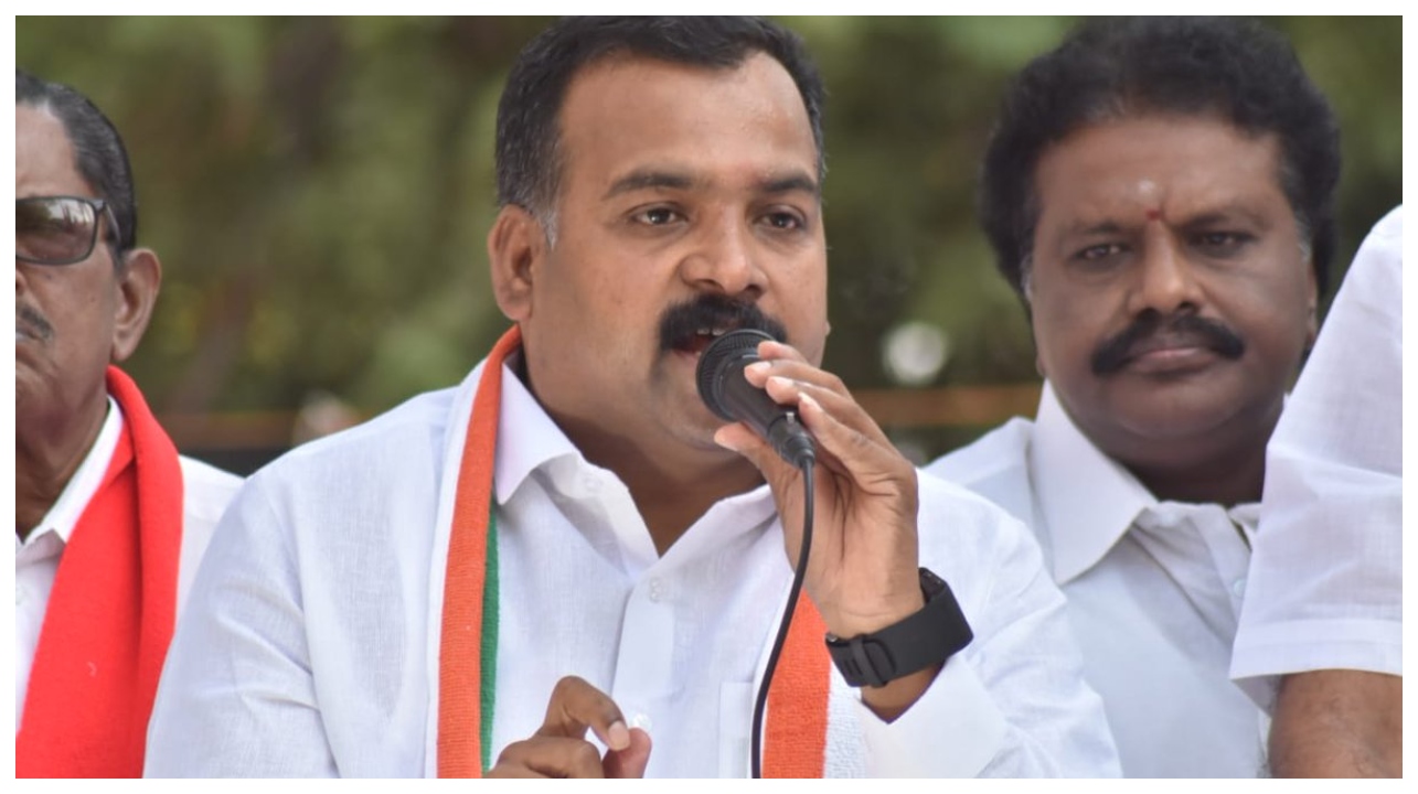 “அச்சமில்லை, அச்சமில்லை..” அடுத்தடுத்து பாரதி கவிதைகள்.. மாணிக்கம் தாகூர் குறி வைப்பது யாரை?… பின்னணித் தகவல்கள்…!!!
