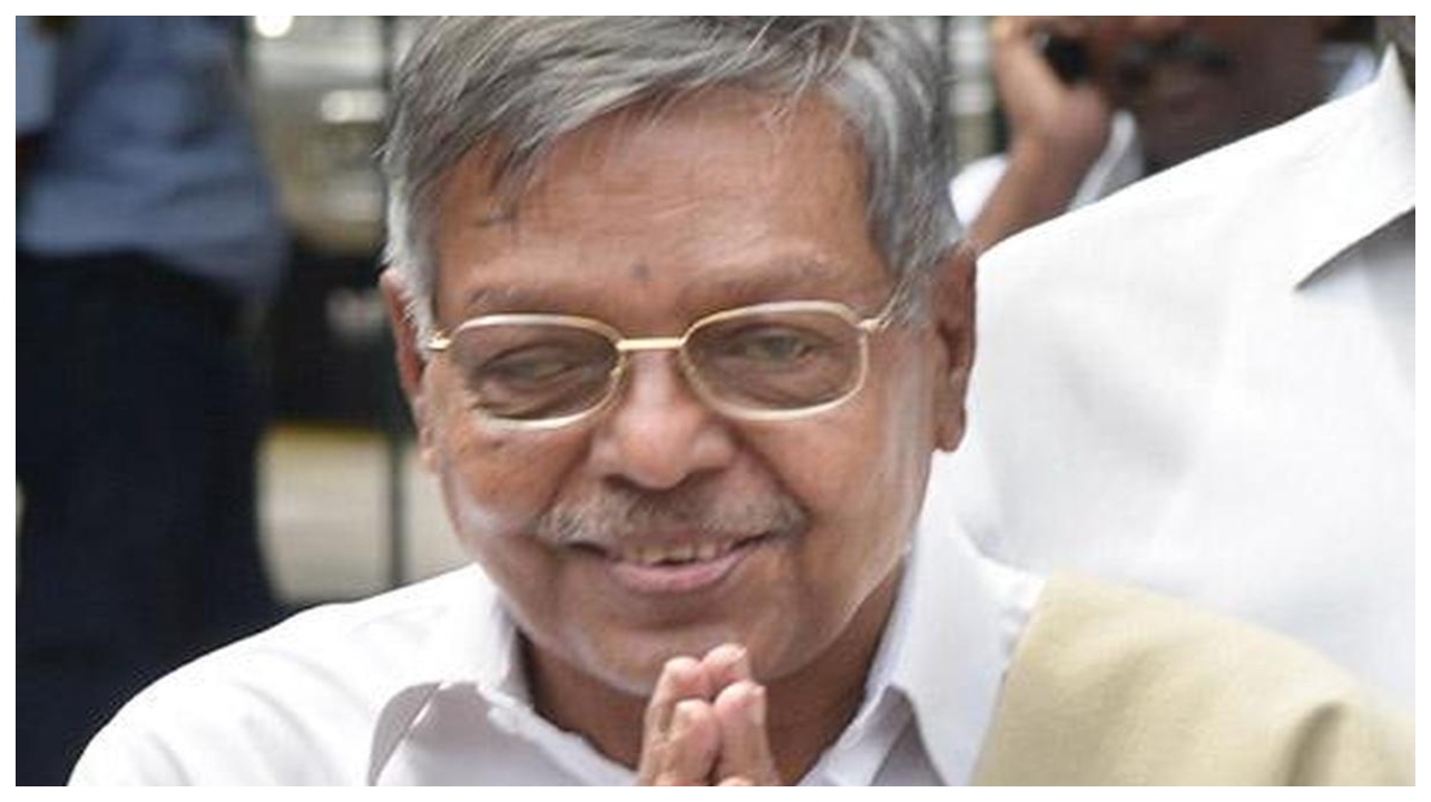 முடிவுக்கு வருகிறதா ஓபிஎஸ் அரசியல்?… பண்ருட்டி ராமச்சந்திரன் பிரிந்ததன் பின்னணியில் இருக்கும் பகீர் ரகசியம்…!!!