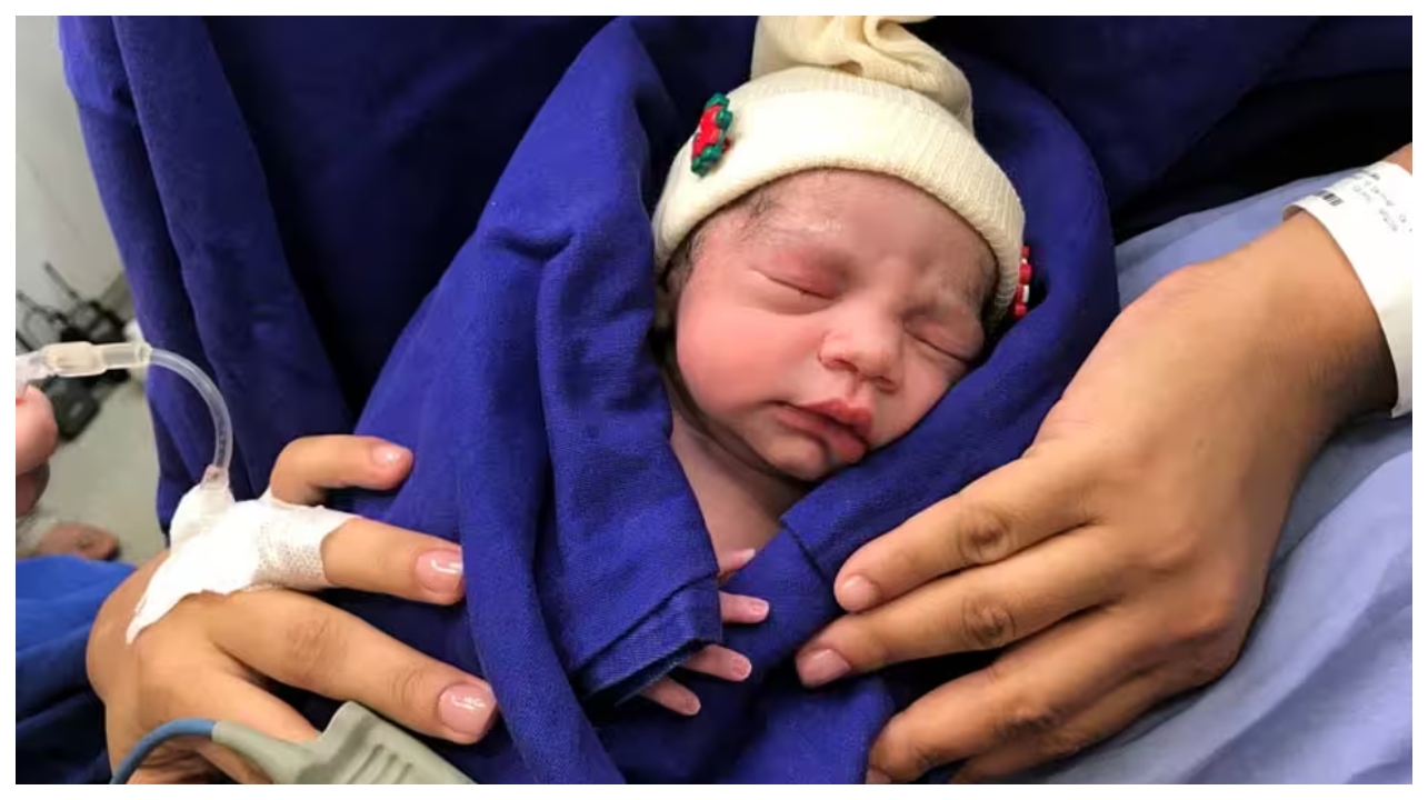 மரணத்தை வென்ற தாய்மை… உயிரிழந்த பெண்ணின் கருப்பையில் உதித்த புது உயிர்… இயற்கையை மிஞ்சிய மருத்துவம்…!!!