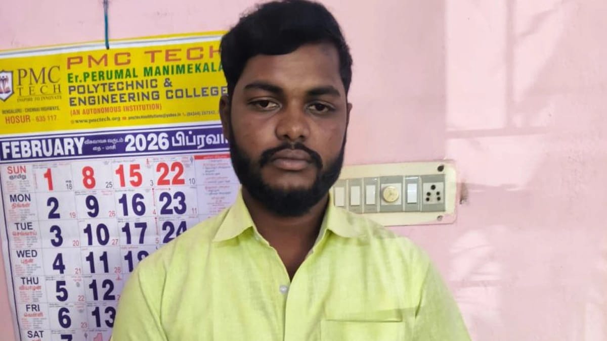 பாட்டி வாங்கி கொடுத்த ஜேசிபி-யாலேயே தலையை சிதைத்த பேரன்.. காரணத்தை கேட்டு அதிர்ந்து போன போலீசார்..!!