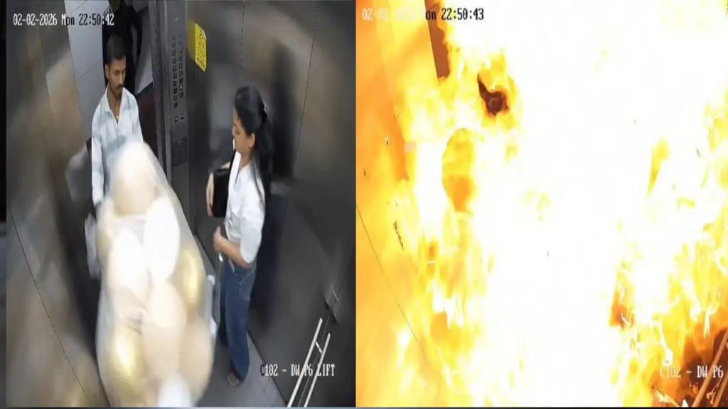 லிப்ட்டுக்குள் வெடித்து சிதறிய பலூன்கள்..! குழந்தைகள் விளையாடும் பொருளில் இப்படி ஒரு ஆபத்தா..? நெஞ்சை பதற வைக்கும் திக் திக் வீடியோ…!!