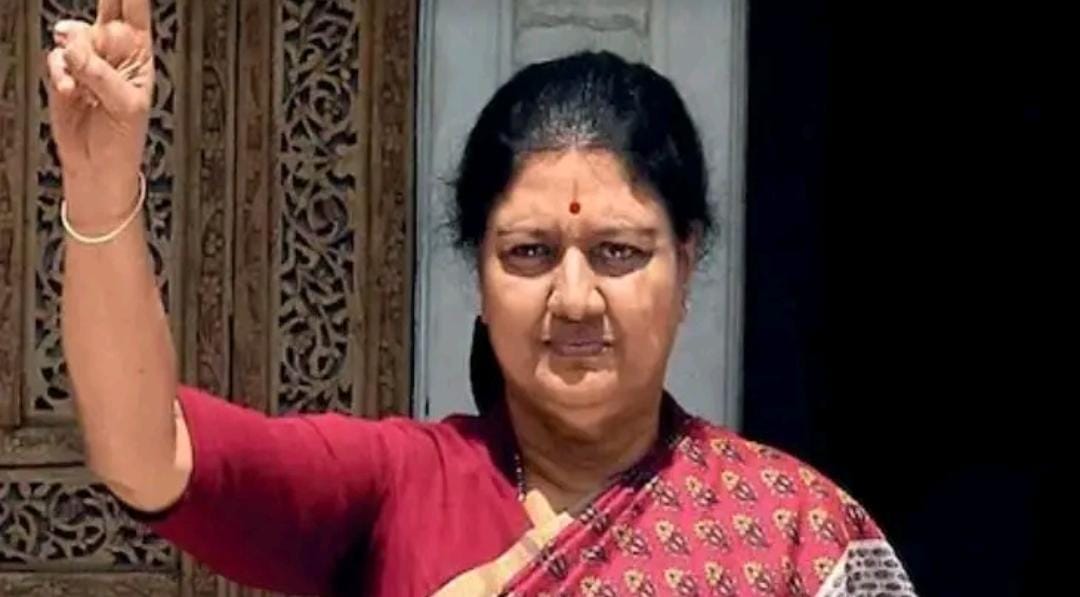 Breaking: புதிய கட்சியை தொடங்கும் சசிகலா… தவெக – வுடன் மெகா கூட்டணி ஆ?… அதிரும் தமிழக அரசியல் களம்…!!!