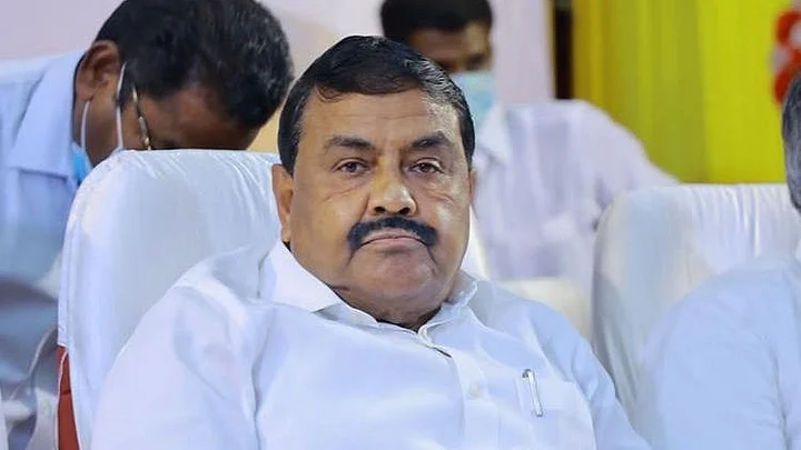 “உயிரை வாங்குறாங்கப்பா” – காங்கிரஸ் ஆட்களை லெப்ட் அண்ட் ரைட் வாங்கிய அமைச்சர் ராஜகண்ணப்பன்…. அதிரும் அரசியல் களம்….!!