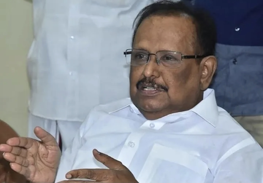 மனசுல ஒன்னு முகத்துல ஒன்னு கிடையாது! – “நாங்க யாரையும் அடிமையா நடத்தல” – அமைச்சர் ரகுபதியின் உருக்கமான விளக்கம்….!!