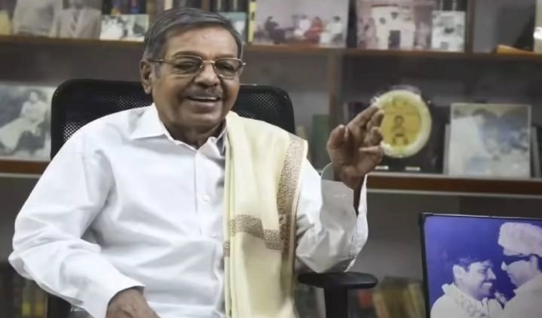 அதிமுகவில் மீண்டும் ஒரு பிளவு….? பண்ருட்டி ராமச்சந்திரன் தொடங்கிய தனி கட்சி – நாளை கொடி அறிமுகம்…. வெளியான அதிரடி தகவல்….!!