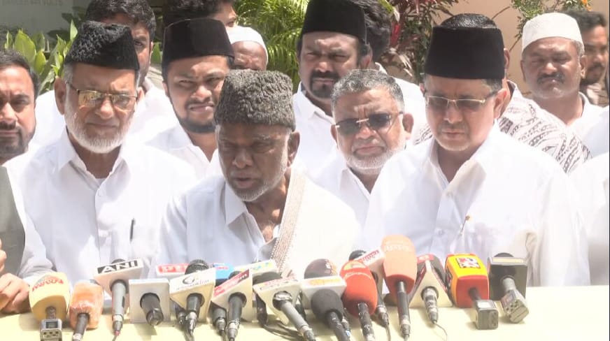 Breaking: திமுகவுடன் பேச்சு வார்த்தை..! அறிவாலய வாசலிலேயே மயங்கி விழுந்த காதர் மொகிதீன்… வைரலாகும் பரபரப்பு வீடியோ…!!!