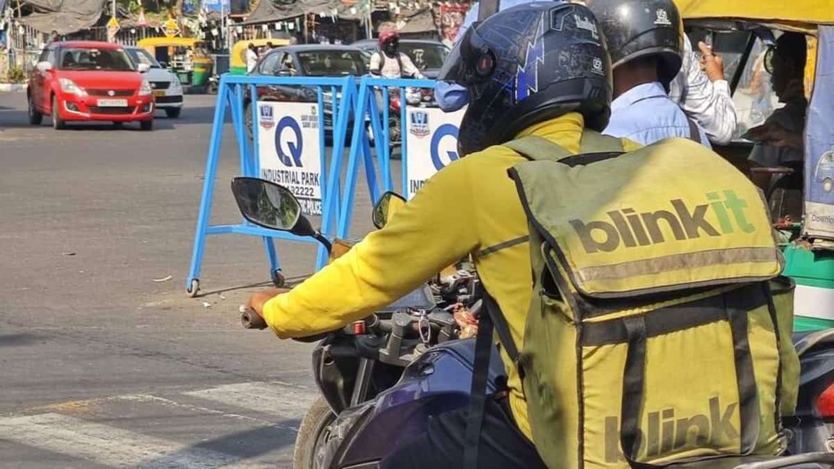 BLINKIT-ல கத்தி விக்கிறாங்களா….? 2 கொலை வழக்கில் சிக்கிய ஆன்லைன் ஆப்…. போலீஸின் அதிரடி வேட்டை….!!