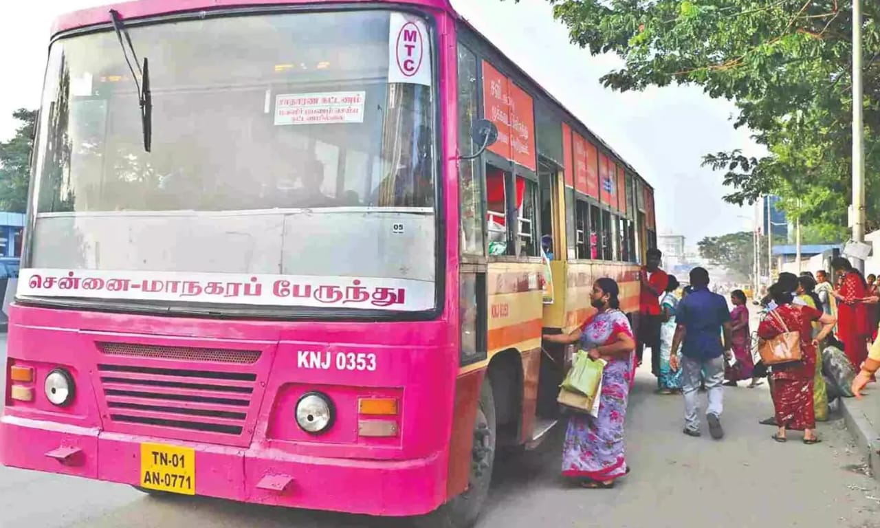 Breaking: அப்படி போடு..! பெண்களுக்கு இலவச பேருந்து பயணம்… ரூ.1722 கோடிக்கு ஒதுக்கீடு… பட்ஜெட்டில் அசத்தல் அறிவிப்பு..!!