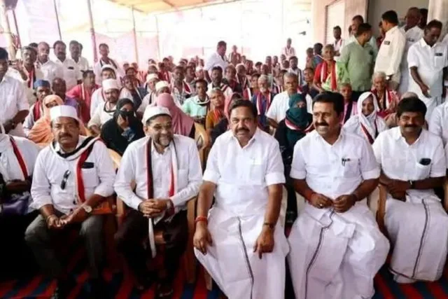 திமுவுக்கு விழுந்த பலத்த அடி….  200 இஸ்லாமியர்களுடன் அதிமுகவில் இணைந்த ஜமாஅத் தலைவர்…. கெத்து காட்டும் இபிஎஸ்….!!