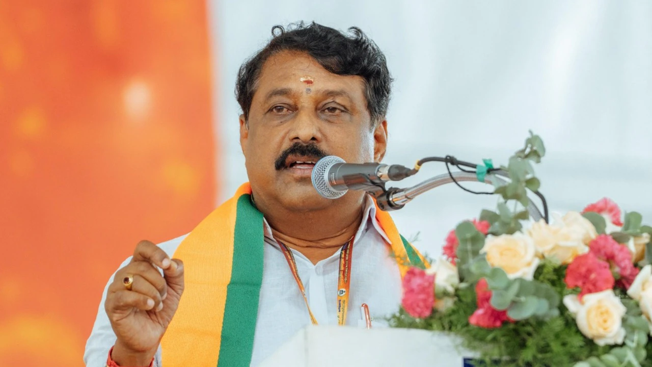 காங்கிரஸ் கையை விடுகிறதா திமுக? கனிமொழி நடத்தும் ரகசிய பேச்சுவார்த்தை.. குடும்ப ஆட்சி புகாரை கிளப்பிய நயினார் நாகேந்திரன்..!!