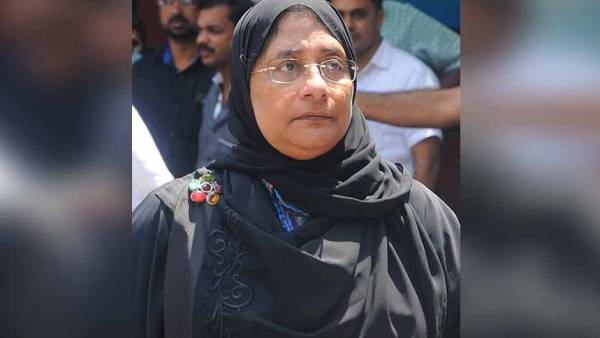 உச்சக்கட்ட அதிருப்தியில் இருந்த முன்னாள் அதிமுக பெண் அமைச்சர்.. 14-ம் தேதி ஸ்டாலின் முன்னிலையில் நடக்கும் அதிரடி திருப்பம்..  பரபரக்கும் தமிழக அரசியல்..!!