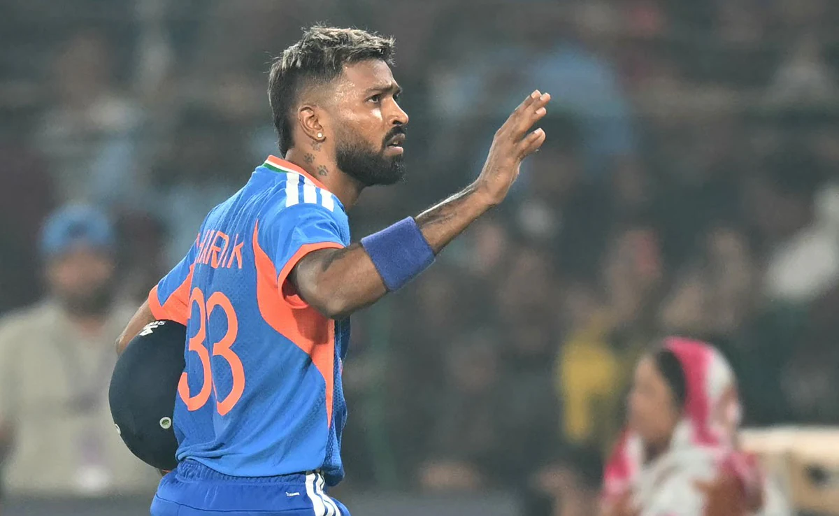 “வந்த வேகத்தில் திரும்பிட்டாரே!”.. பாகிஸ்தான் வீசிய பந்தில் சிக்கிய ஹர்திக்.. அடுத்தடுத்து சரியும் விக்கெட்டுகள்… சோகத்தில் ரசிகர்கள்..!!!