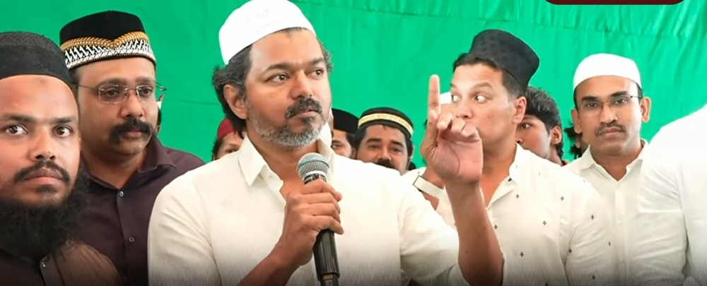 “நாங்க பி-டீமும் இல்லை.. சி-டீமும் இல்லை!”… கூட்டணி சர்ச்சைகளுக்கு விஜய் கொடுத்த மாஸ் ரிப்ளை… அதிரும் அரசியல் களம்..!!!!