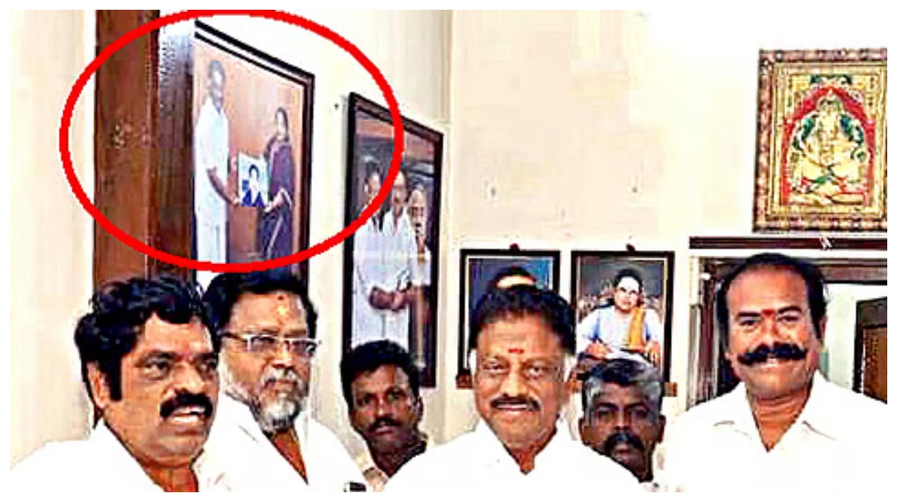 அரசியல் ஆதாயத்திற்காகக் கொள்கைகளைத் துறந்துவிட்டு, தற்போது மீண்டும் ஜெயலலிதாவின் பெயரைப் பயன்படுத்துவது தொண்டர்களை ஏமாற்றும் செயல்..!!!