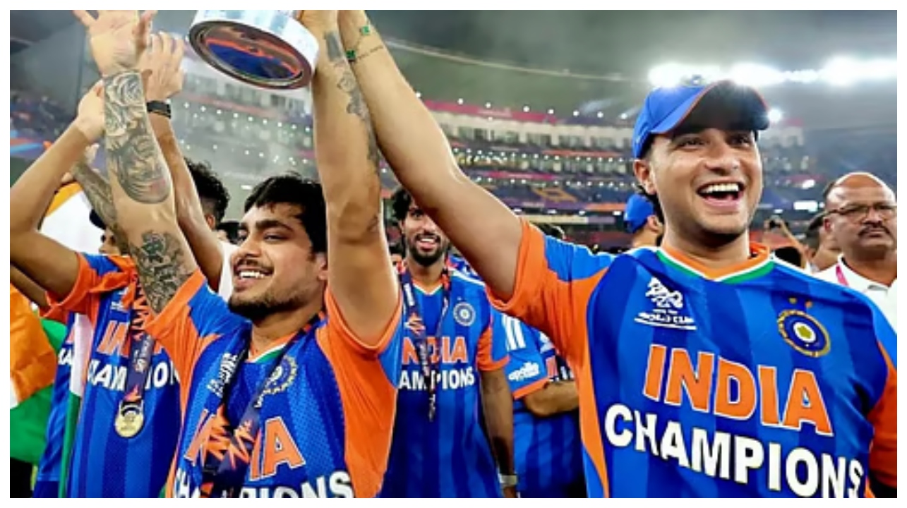 ICC டி20 தரவரிசையில் 1-வது மற்றும் 2-வது இடங்களை தட்டித்தூக்கிய, அபிஷேக் சர்மா, இஷான் கிஷன்… ஒரே கல்லில் இரண்டு மாங்காய்…!!!