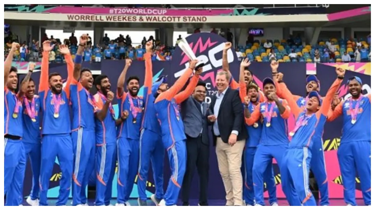 “அச்சு அசல் விராட் கோலி போலவே ஆடுகிறார்”… முடிவுக்கு வந்த நீண்ட கால தேடல்… இந்திய அணியில் கோலியின் இடத்தை நிரப்பிய அந்த ‘மர்ம’ வீரர்…!!!
