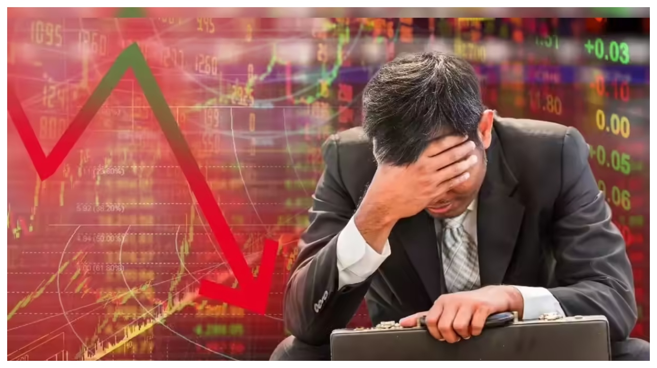 இன்றே விற்றுவிட வேண்டுமா?… பங்குச்சந்தை சரிவால் முதலீட்டாளர்களுக்குப் பேரிடி… ஒரே நாளில் ரூ.11 லட்சம் கோடி அவுட்…!!!