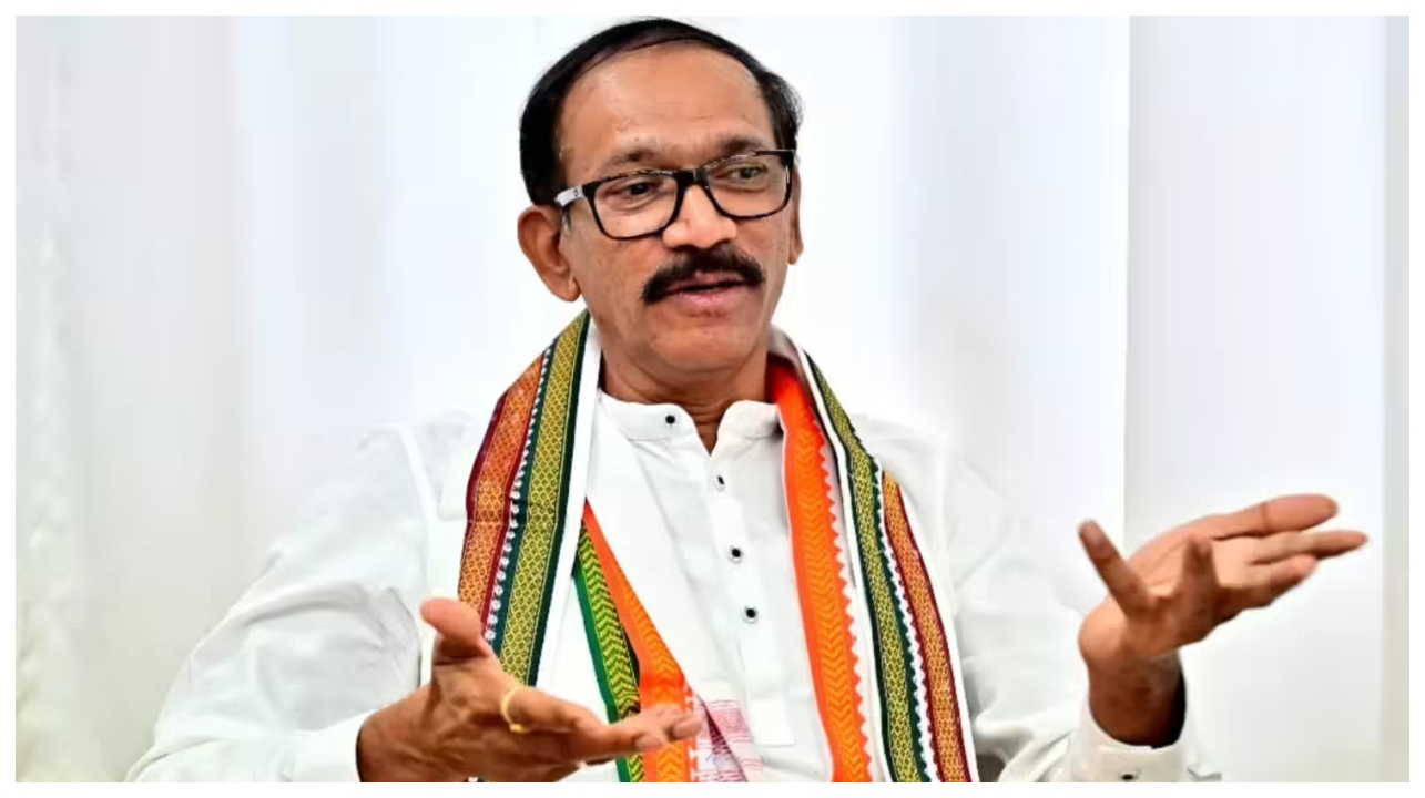 காங்கிரஸ் ஆலோசனை கூட்டத்தில் திடீர் பரபரப்பு… மருத்துவமனையில் கிரிஷ் சோடங்கர்… அதிர்ச்சியில் உறைந்த நிர்வாகிகள்… தற்போதைய நிலை என்ன?..!!!