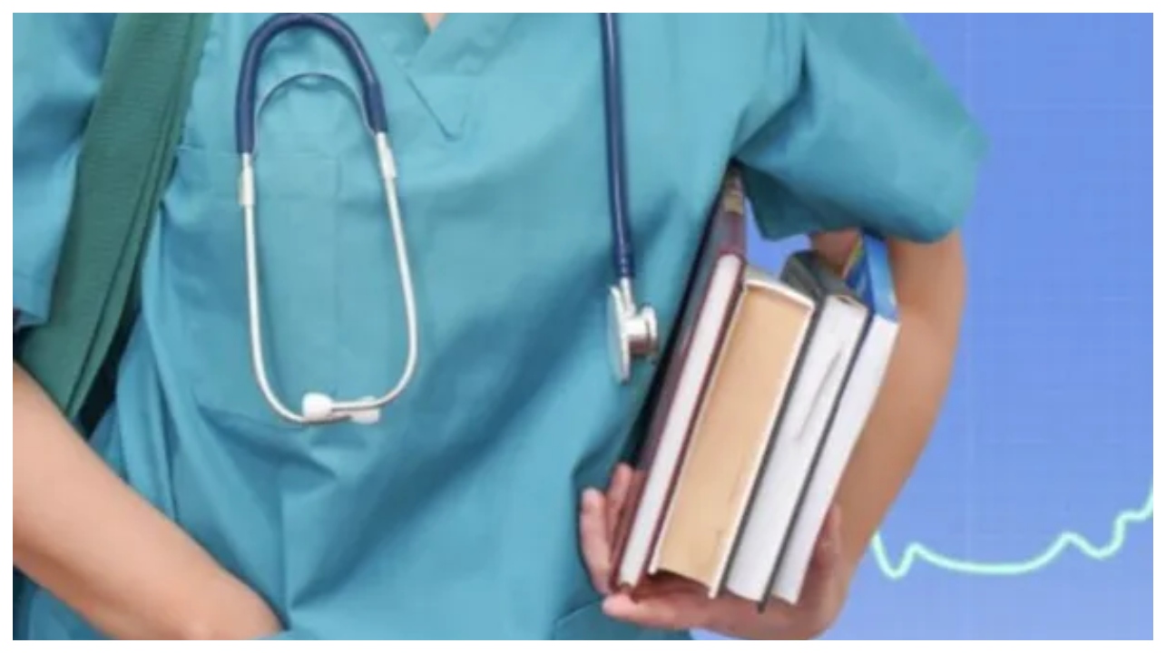 15 வருஷமா ஒரு ரிசல்ட்டுக்காக வெயிட்டிங்… கடைசியில ‘பெயில்’ என வந்த செய்தி… வாழ்க்கையே போச்சு… மருத்துவ மாணவனின் கண்ணீர் கதை..!!!