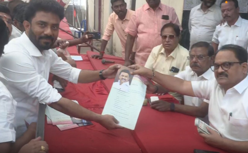 ஓபிஎஸ் இல்லை..! மகனுக்குத்தான் வாய்ப்பு.. திமுக சார்பில் தேர்தலில் களமிறங்கும் ரவீந்திரநாத்… சூடு பிடிக்கும் அரசியல் களம்..!