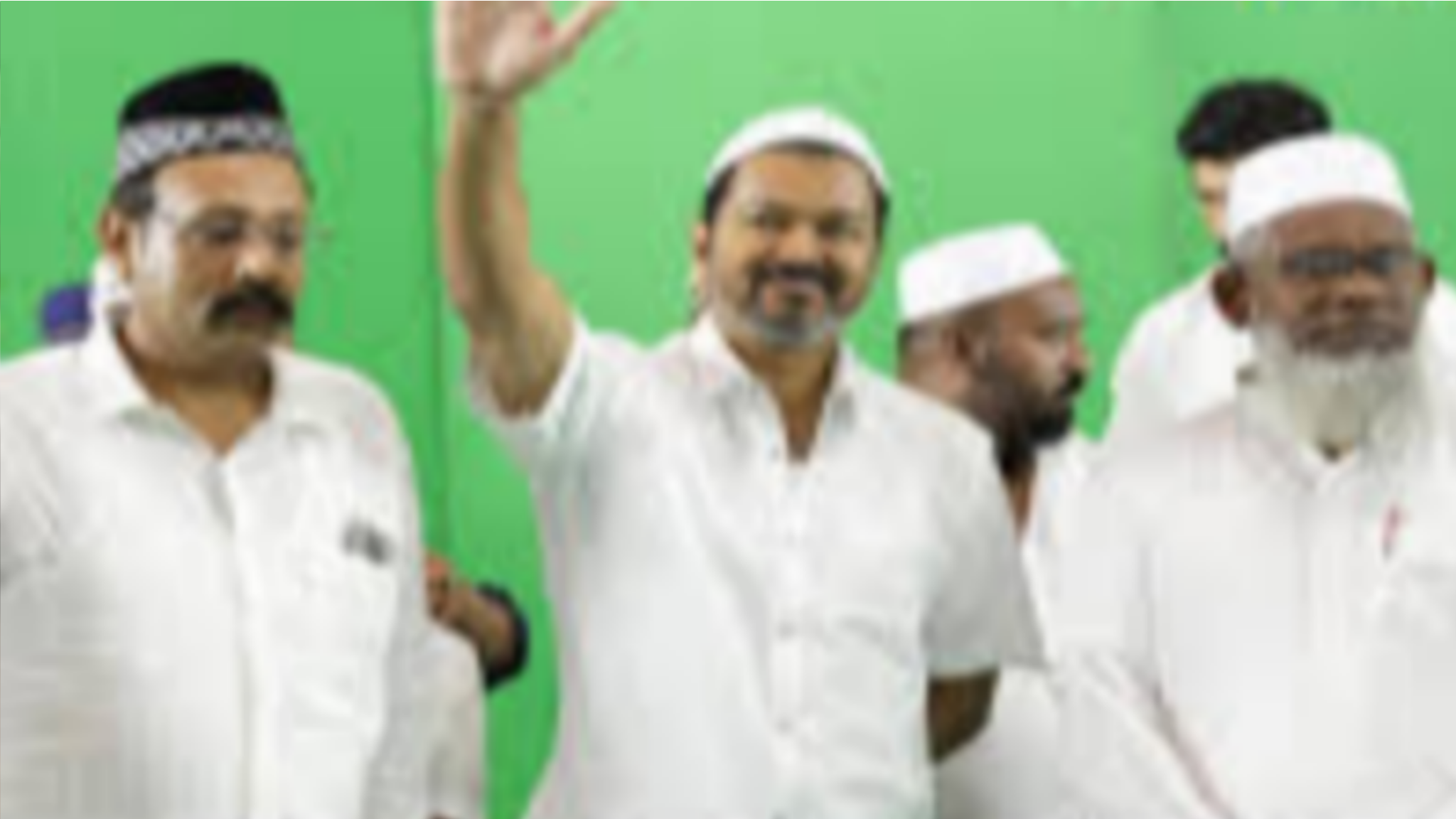 விஜயின் விழாவில் விபரீதம்..? “மீண்டும் ஒரு சம்பவமா”..? அதிர்ச்சியில் தவெகவினர்… நொடியில் தப்பித்த சம்பவம்…!!