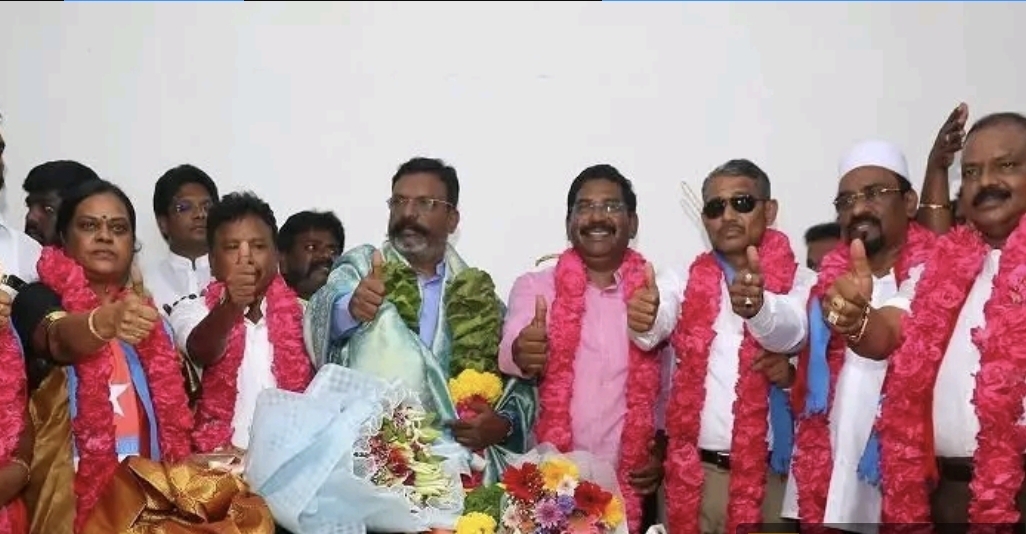 “சீட் இல்லையா? நாங்க வரல அப்போ” திருமாவளவனுக்கே செக் வைத்த எம்.எல்.ஏ-க்கள்…. வேட்பாளர் அறிமுக கூட்டத்தில் பரபரப்பு….!!