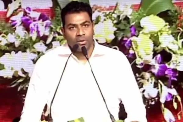 “ஓபிஎஸ், வைத்திலிங்கம் செஞ்சது குதிரை பேரம் இல்லையா..?” – மேடையிலேயே சீறிய அமைச்சர் ஆதவ் அர்ஜுனா.. மிரண்டு போன அறிவாலயம்..!!