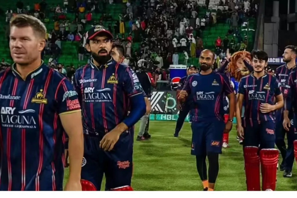 பாகிஸ்தானுக்கு வராதீங்க…! டேவிட் வார்னர், ஸ்டீவ் ஸ்மித்துக்கு பகிரங்க மிரட்டல்… பிசிபி உத்தரவுக்கு பின்னால் இப்படி ஒரு காரணமா…? அதிரும் கிரிக்கெட் உலகம்..!!