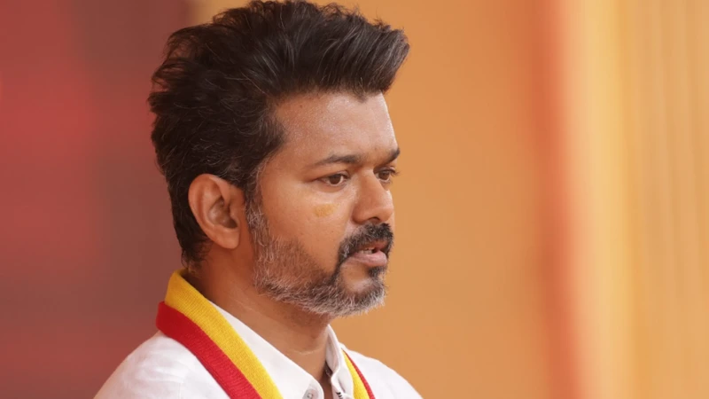 விஜய்க்கு வந்த அடுத்தடுத்த  சோதனை..”சோபா முதல் பிரிண்டர் வரை!” – மதுரையில் தவெக நிர்வாகி மீது அடுக்கடுக்கான குற்றச்சாட்டு.. மதுரையில் பரபரப்பு..!!