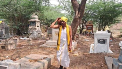 “சுடுகாட்டில் இருந்து வந்த வேட்பாளர்!”… கையில் மண்பானையுடன் மனு தாக்கல்.. கோவையில் அரங்கேறிய அதிர்ச்சி.. ஓட்டுக்கு பணம் வாங்கினால் இதுதான் கதி..!!!