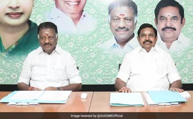 “அன்றைக்கு ஆட்சியை கவிழ்க்காமல் விட்டது என் தப்புதான்!”… மேடையில் ஓபிஎஸ் உருக்கம்… வெளியான பரபரப்பு சம்பவம்..!!!