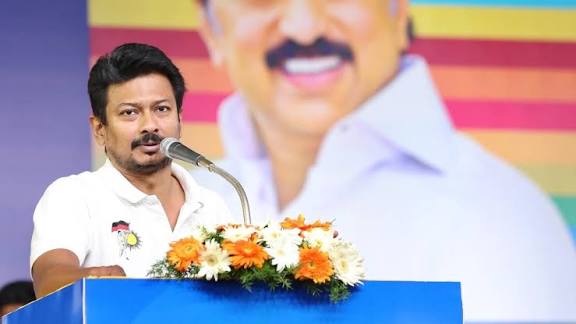 மத்திய அரசின் ‘தமிழ்’ பாசம் வெறும் வேஷமா? “எத்தனை கோடி கொடுத்தாலும் சரி.. அதுக்கு இங்க இடமே இல்ல!” – தஞ்சையில் சீறிய உதயநிதி ஸ்டாலின்..!!