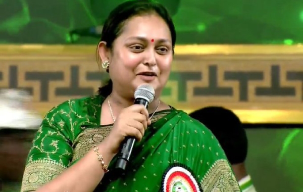 ஜெயலலிதாவின் பொற்காலம் மீண்டும் வரணும்.. துரோகிகளுக்கு தக்க பதிலடி.. மேடையில் அனல் பறக்கப் பேசிய நடிகை விந்தியா..!!