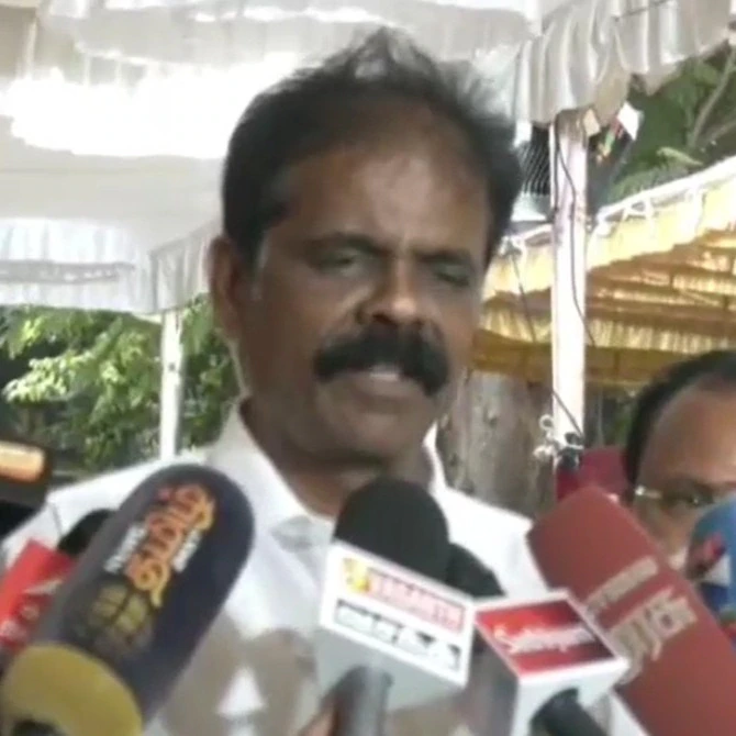 “விஜயை ஓட ஓட விரட்டுவோம்!”… முன்னாள் மேனேஜர் பி.டி. செல்வகுமார் ஆவேசம்.. தவெக-வுக்கு வந்த புது சிக்கல்…!!!!