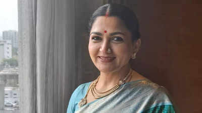 “நாங்க கூத்தாடிகளா? அப்போ பப்ளிசிட்டிக்கு நாங்க எதுக்கு?” – பி.டி.ஆரை கிழித்து தொங்க விட்ட குஷ்பூ…..!!