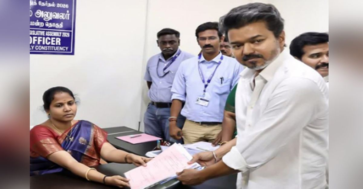 அப்ப தேர்தலில் போட்டியிட முடியாதா..? நடிகர் விஜயை விடாத சிக்கல்… வேட்புமனுவை ரத்து செய்யக்கோரி தேர்தல் ஆணையத்திற்கு புகார்… அதிர்ச்சியில் தவெகவினர்..!!!