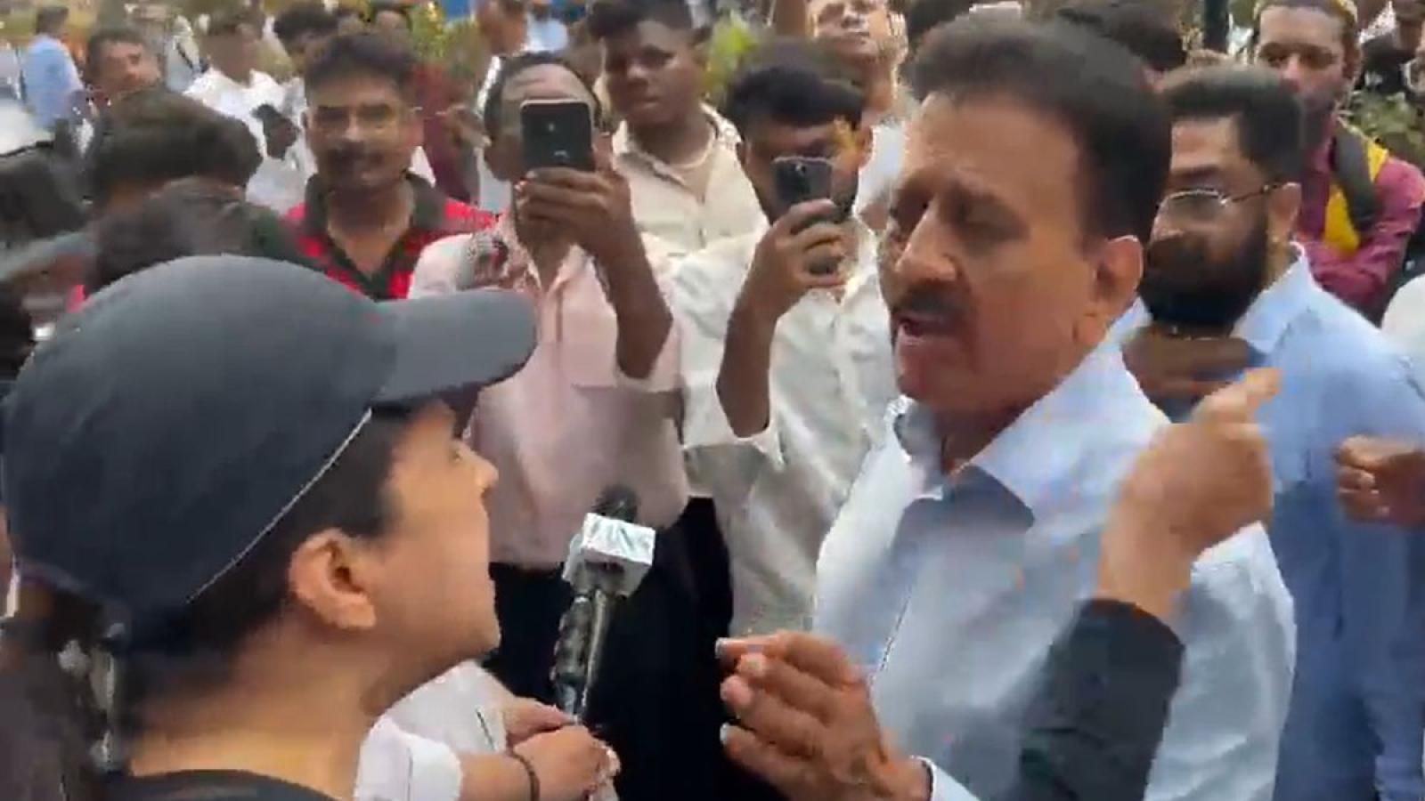 “மகனைப் பார்க்கப் போகணும்… வழியை விடுங்க!”.. அமைச்சரை நடுத்தெருவில் அலறவிட்ட பெண்… பாஜக பேரணியால் டிராபிக் ஜாம்.. வைரல் வீடியோ…!!!